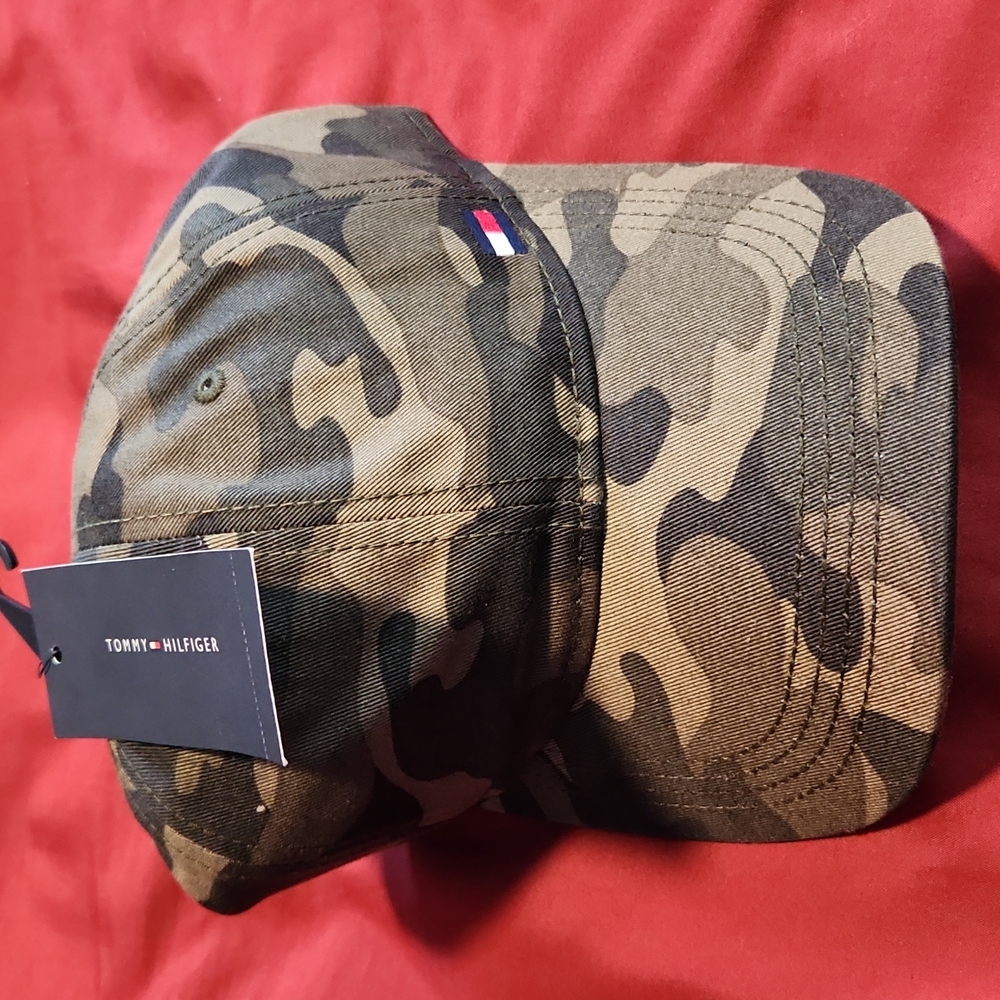 Tommy Hilfiger Clasp Adjustable Camo Green Hat Brand New with Tag Simple